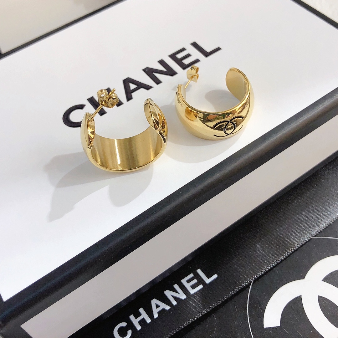 High   Quality   Fashion     Earring   01568