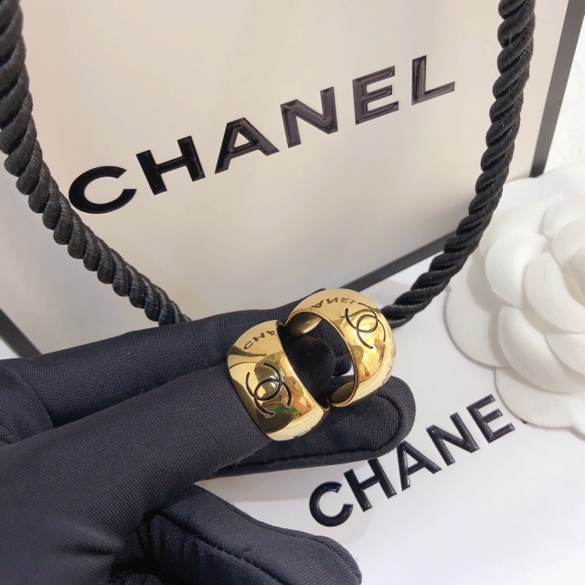 High   Quality   Fashion     Earring   01568