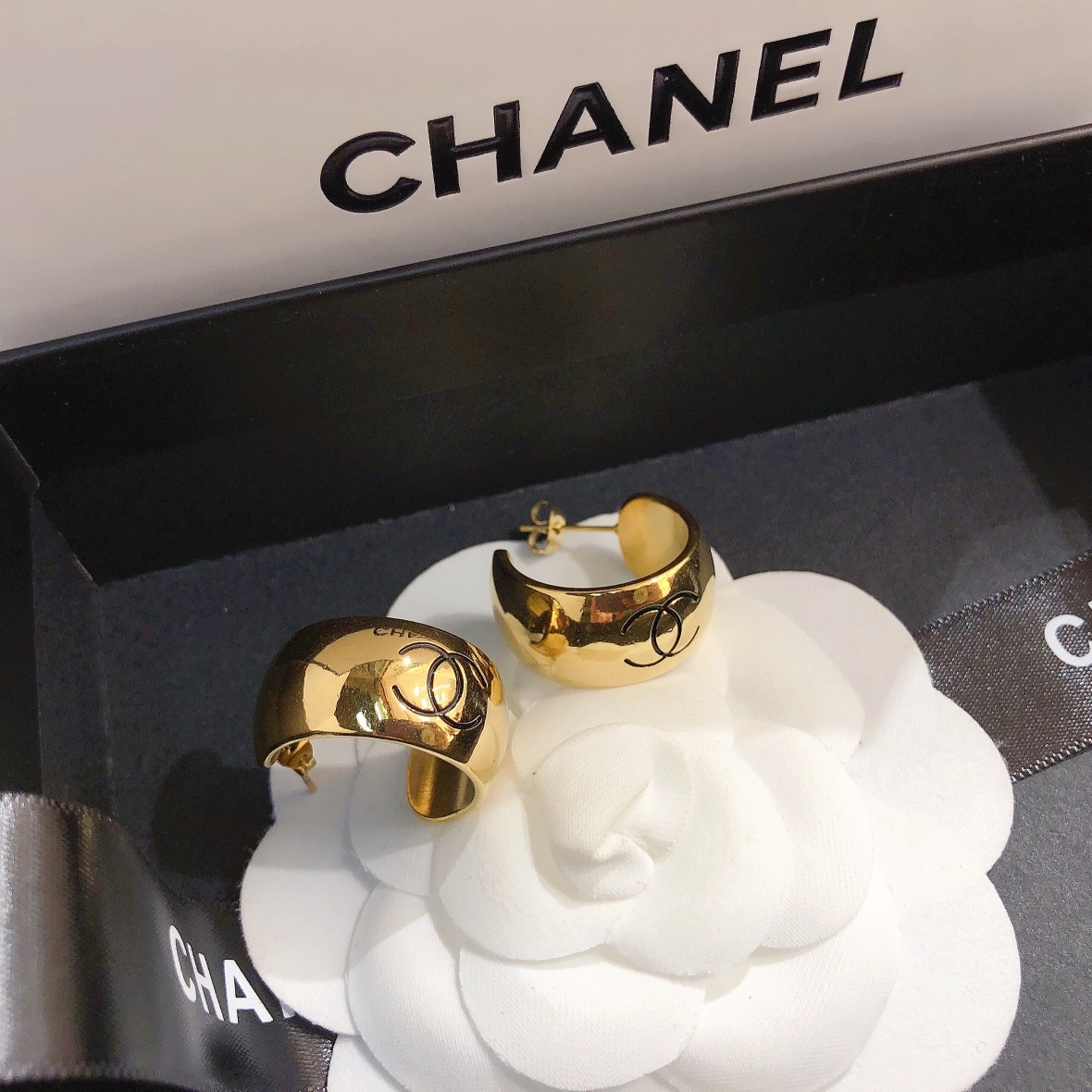 High   Quality   Fashion     Earring   01568