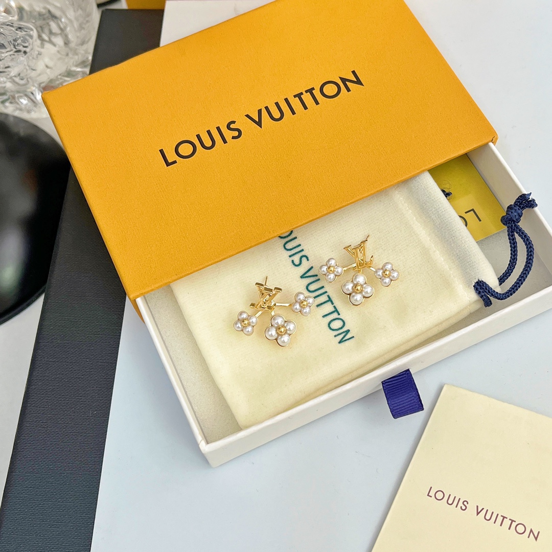High   Quality   Fashion     Earring    011041