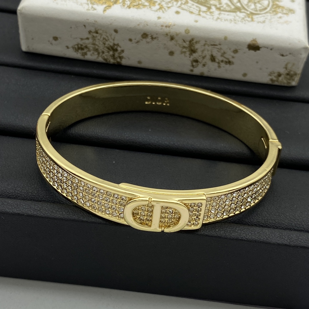 High Quality Fashion    Bracelet  07164438