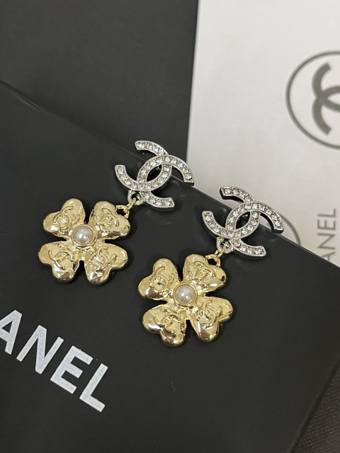 High   Quality   Fashion     Earring    011049