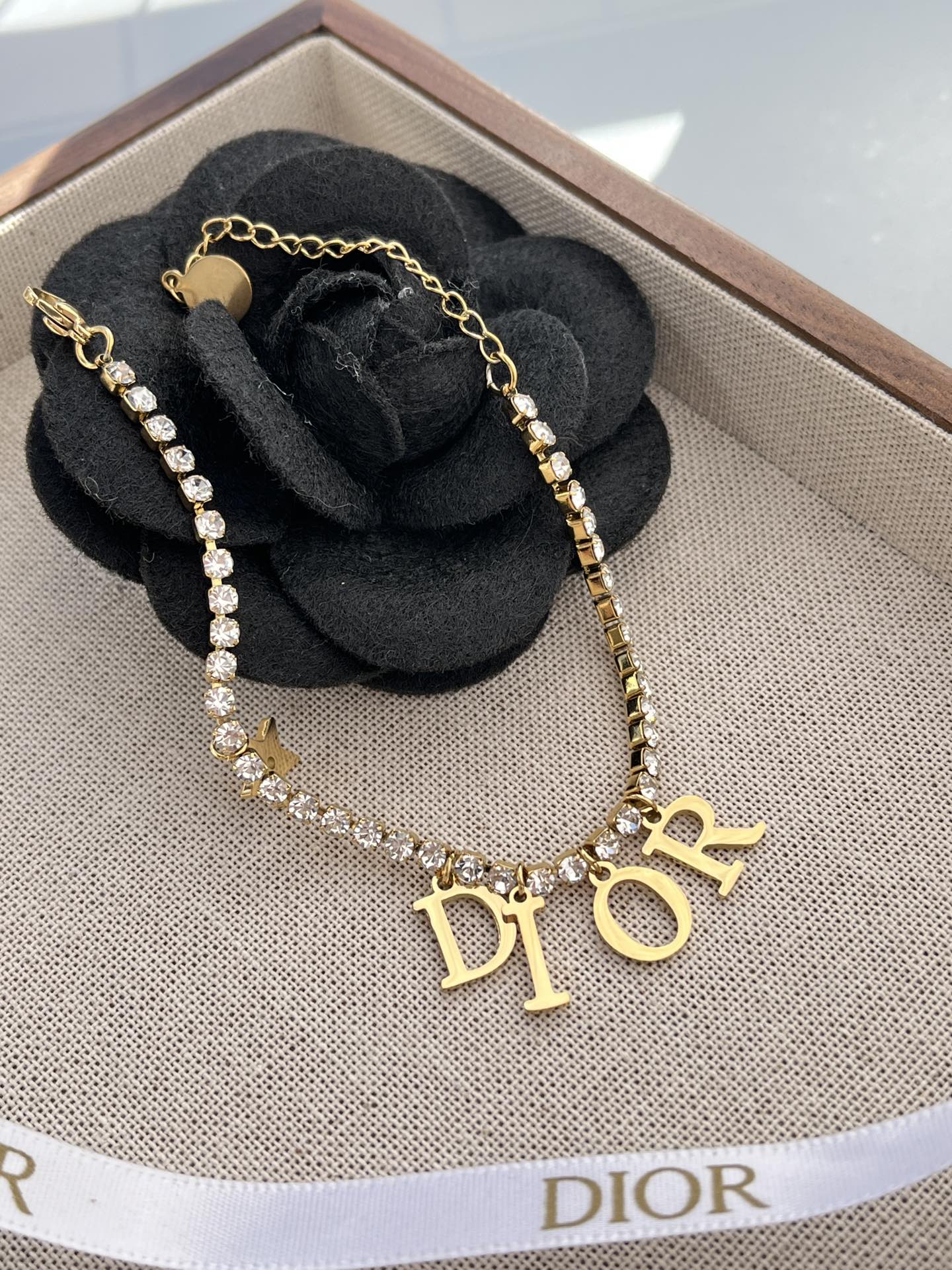 High   Quality   Fashion     Bracelet   01170