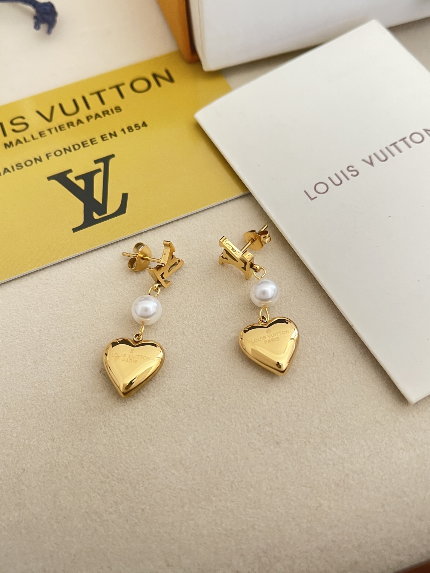 High   Quality   Fashion     Earring    011058
