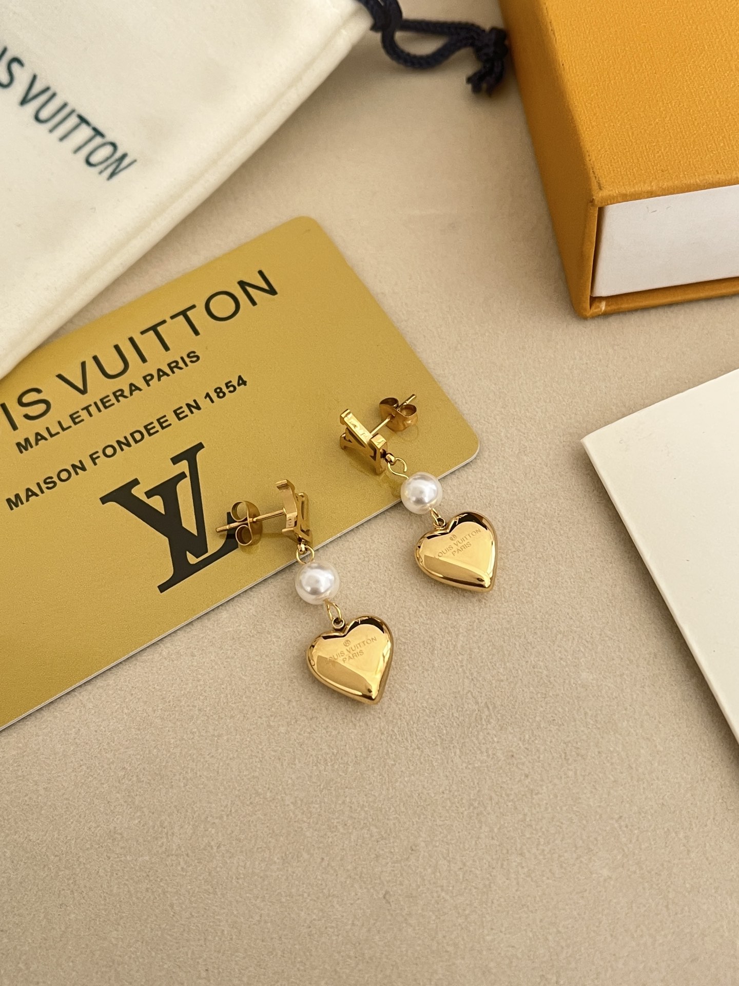High   Quality   Fashion     Earring    011058