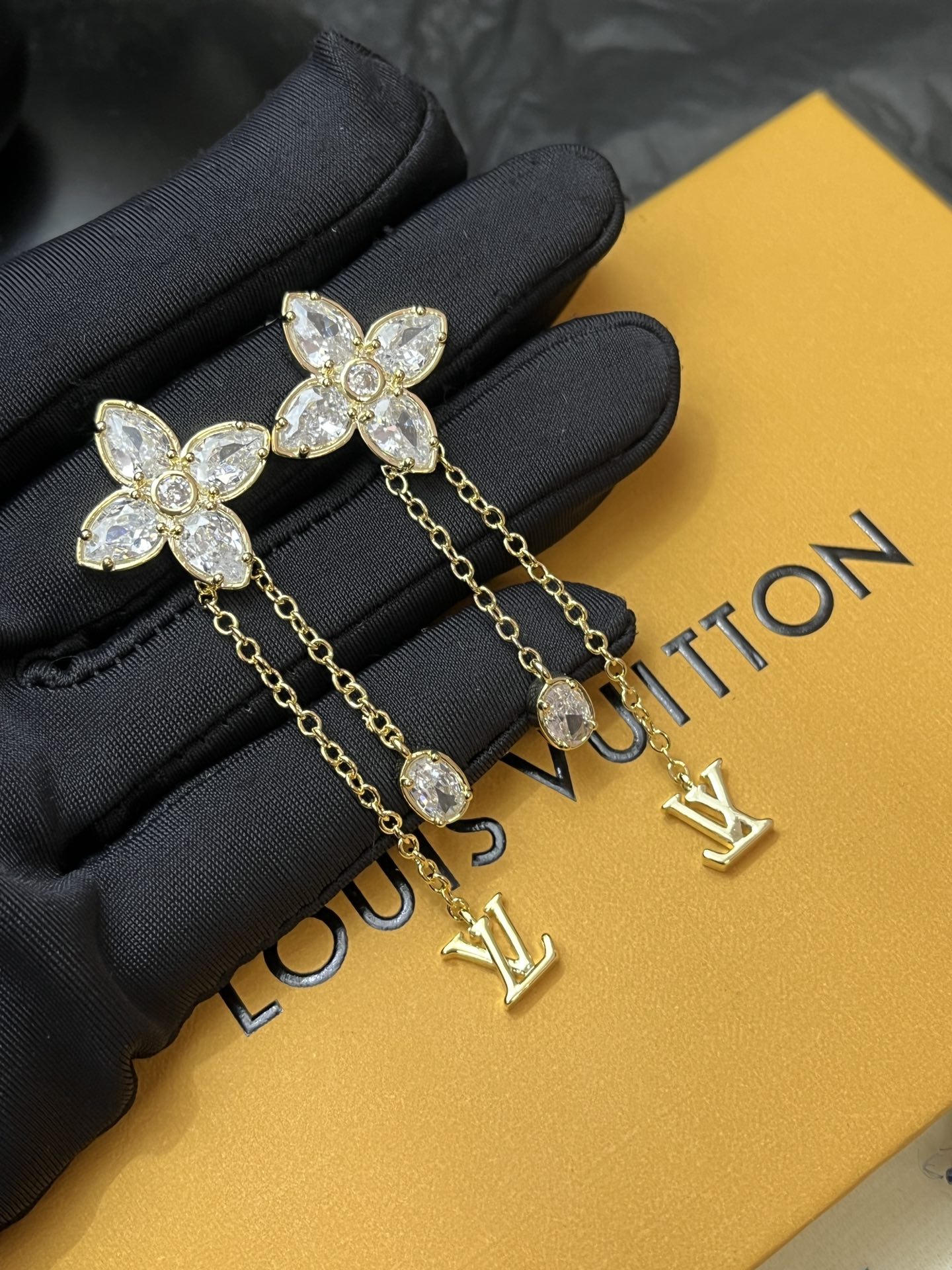 High   Quality   Fashion     Earring    011060