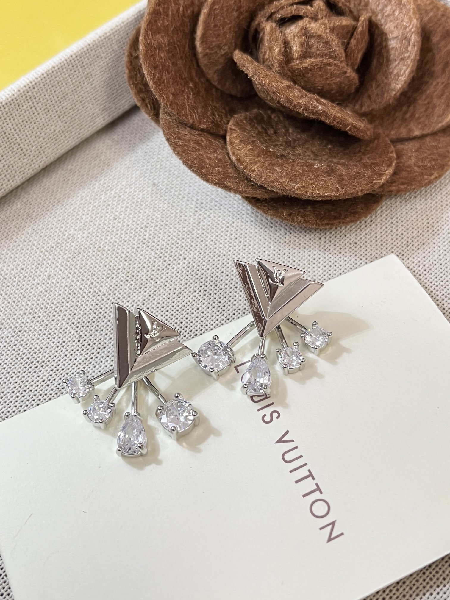 High   Quality   Fashion     Earring    011061