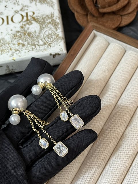 High   Quality   Fashion     Earring    011062
