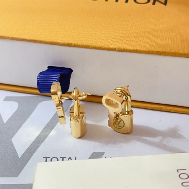 High   Quality   Fashion     Earring    011064