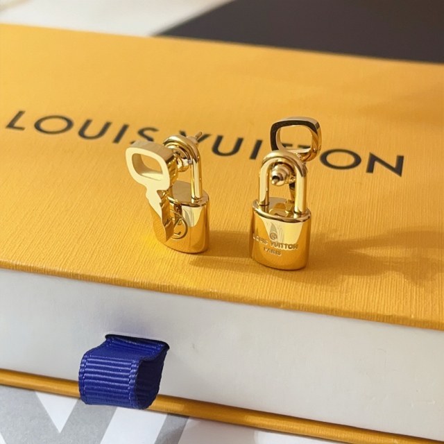 High   Quality   Fashion     Earring    011064