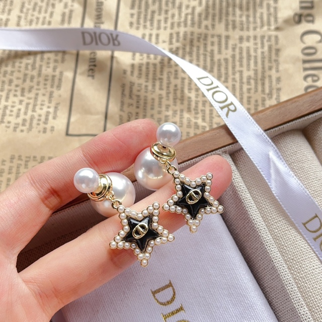 High   Quality   Fashion     Earring    011066