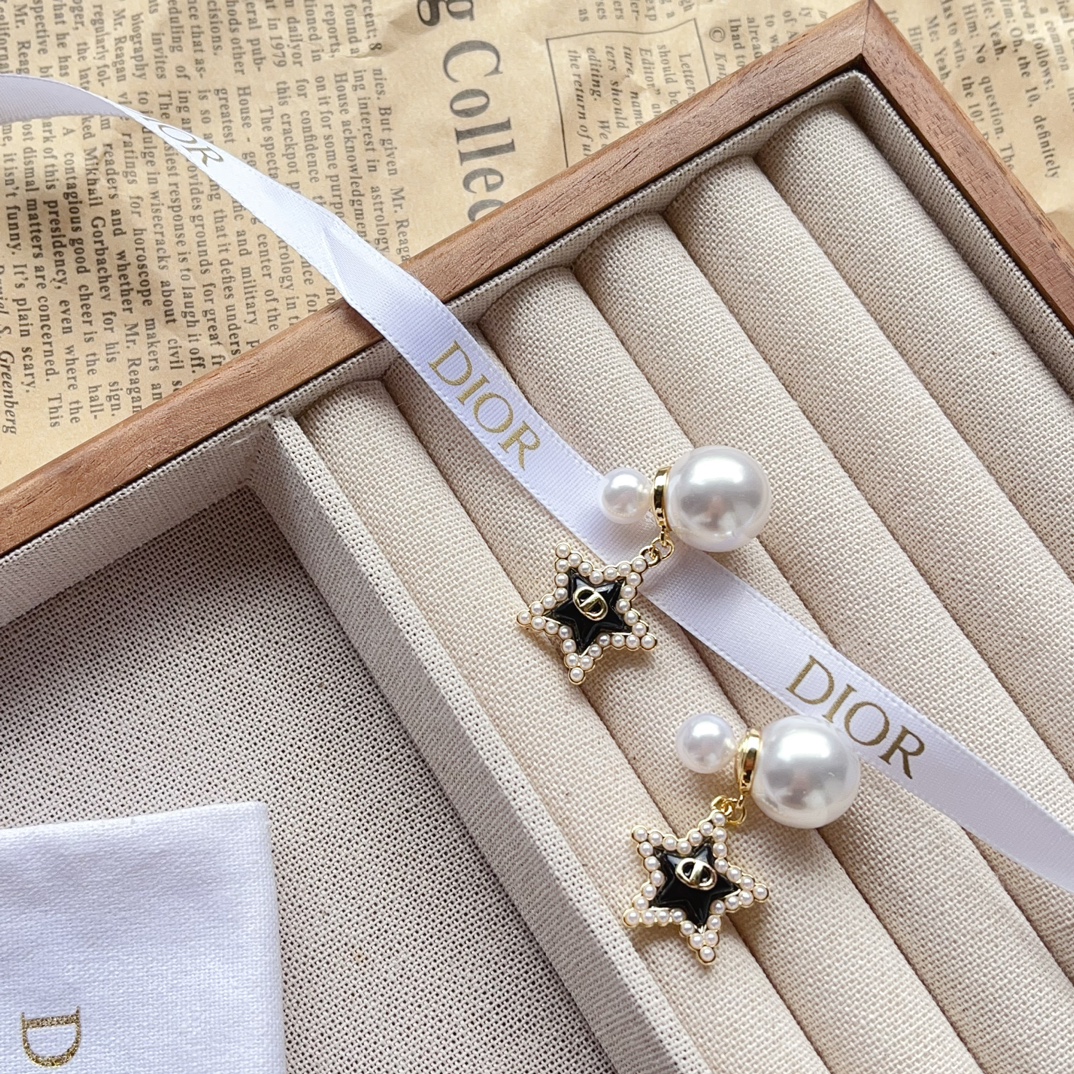 High   Quality   Fashion     Earring    011066