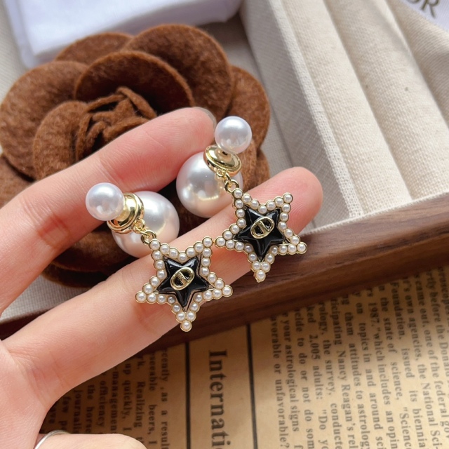 High   Quality   Fashion     Earring    011066
