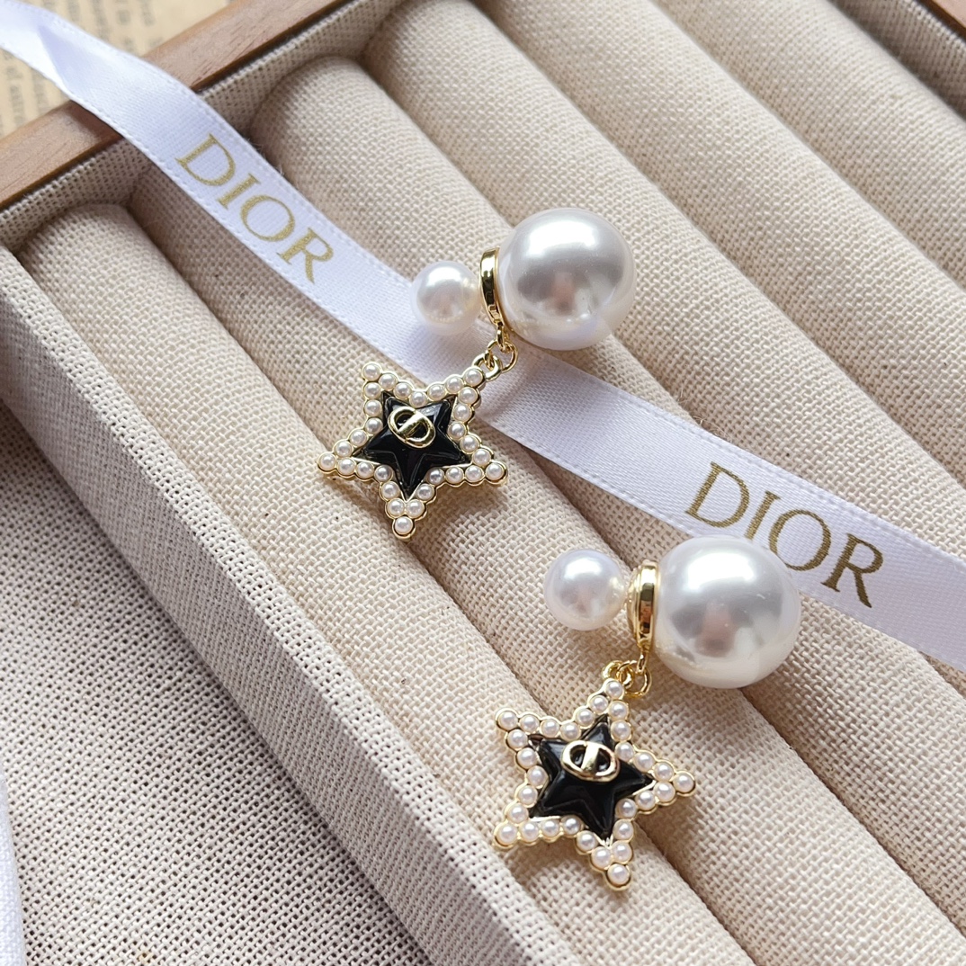 High   Quality   Fashion     Earring    011066