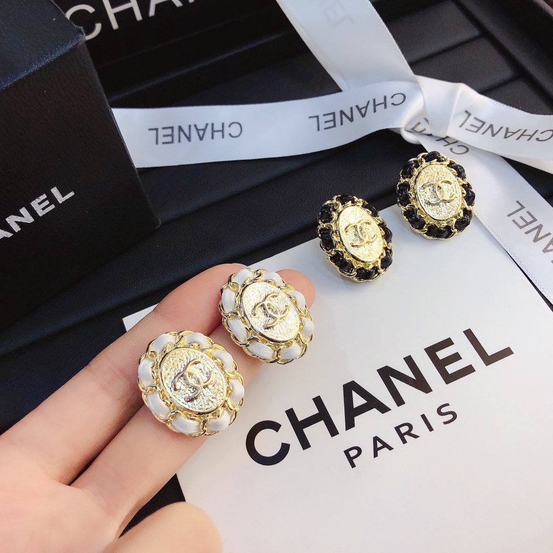 High   Quality   Fashion     Earring    01388