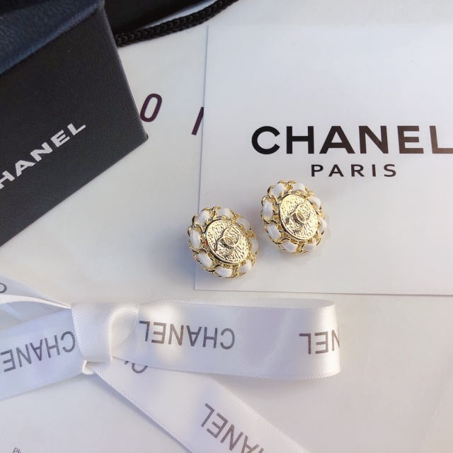 High   Quality   Fashion     Earring    01388