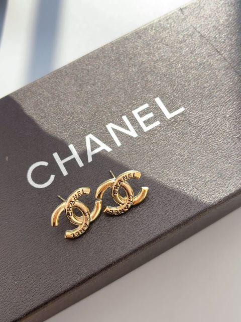 High   Quality   Fashion     Earring    011069