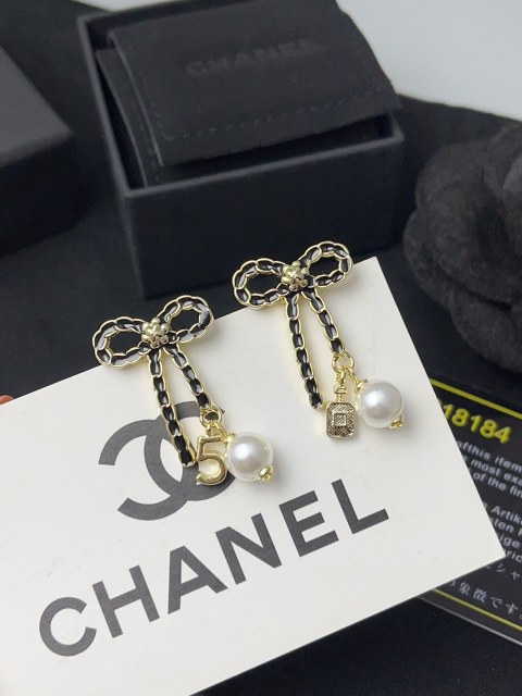 High   Quality   Fashion     Earring    011097