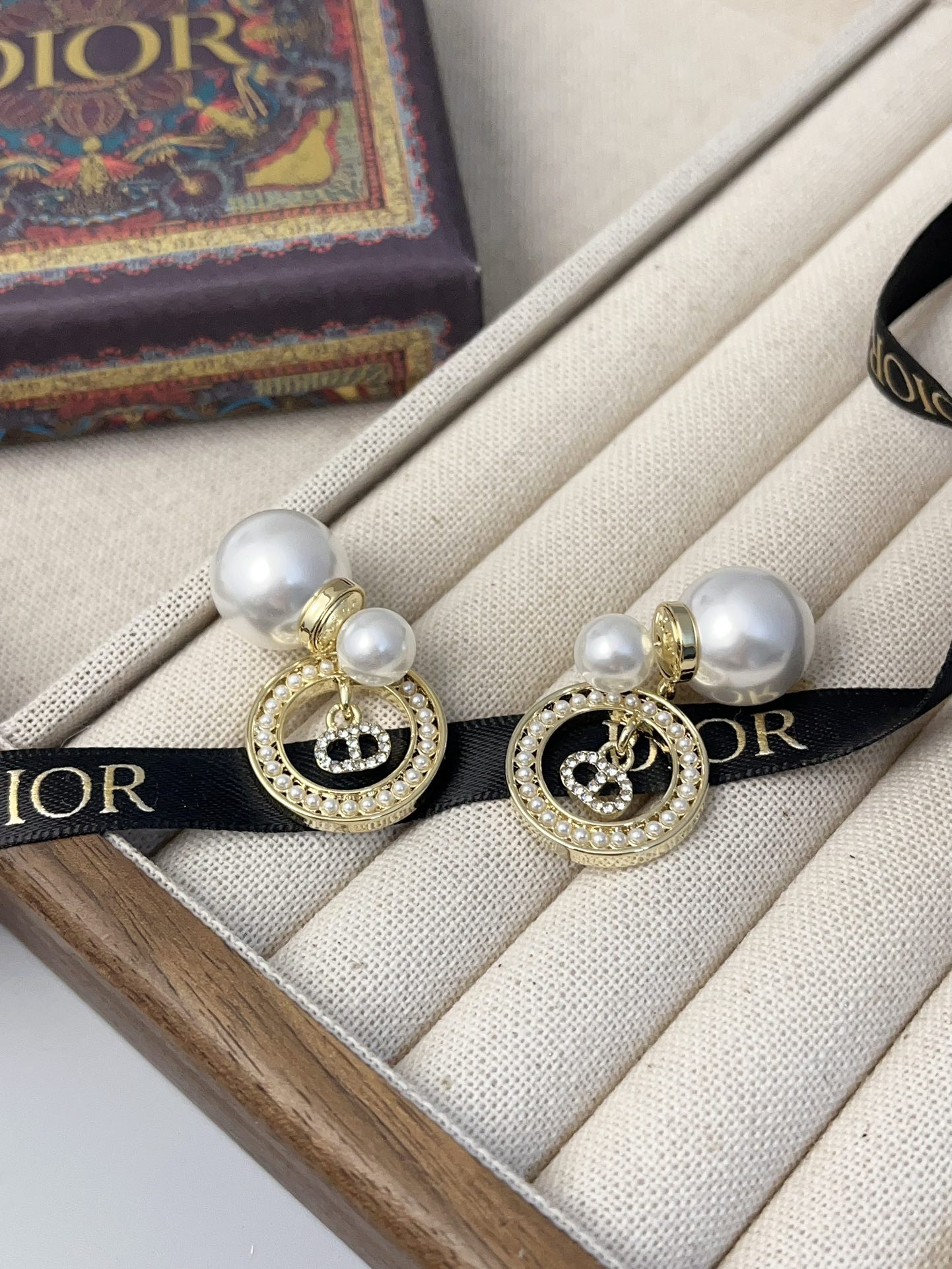 High   Quality   Fashion     Earring    011098