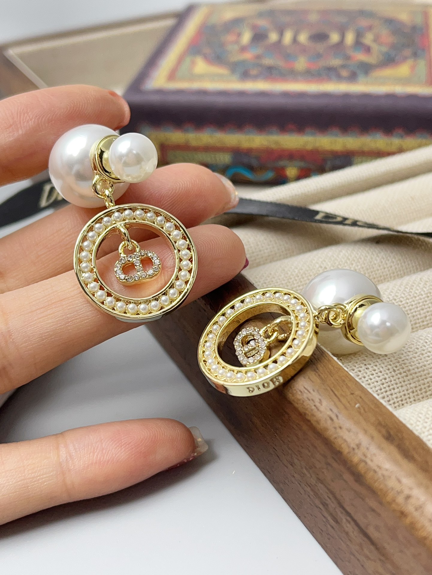 High   Quality   Fashion     Earring    011098