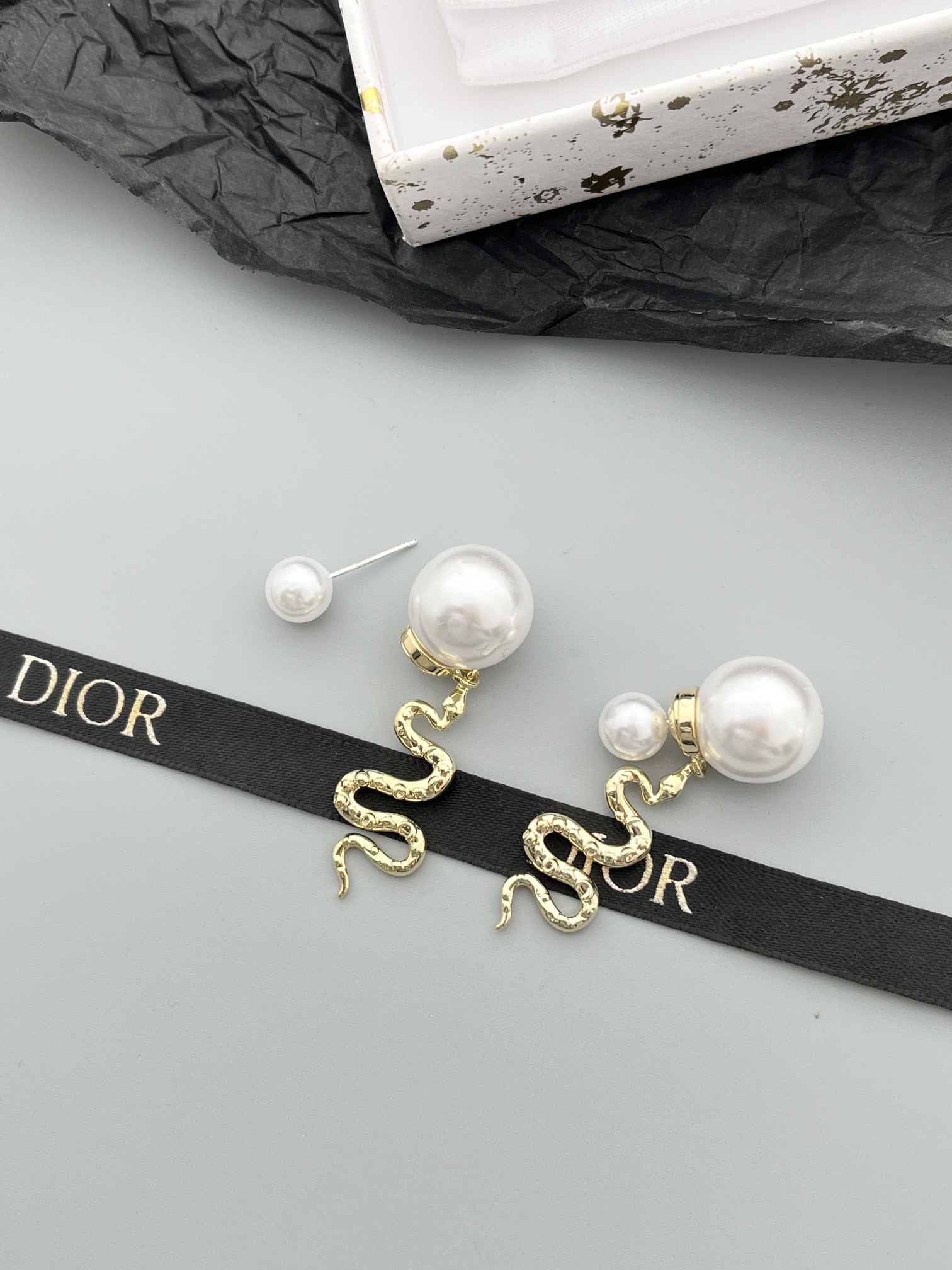 High   Quality   Fashion     Earring    011099