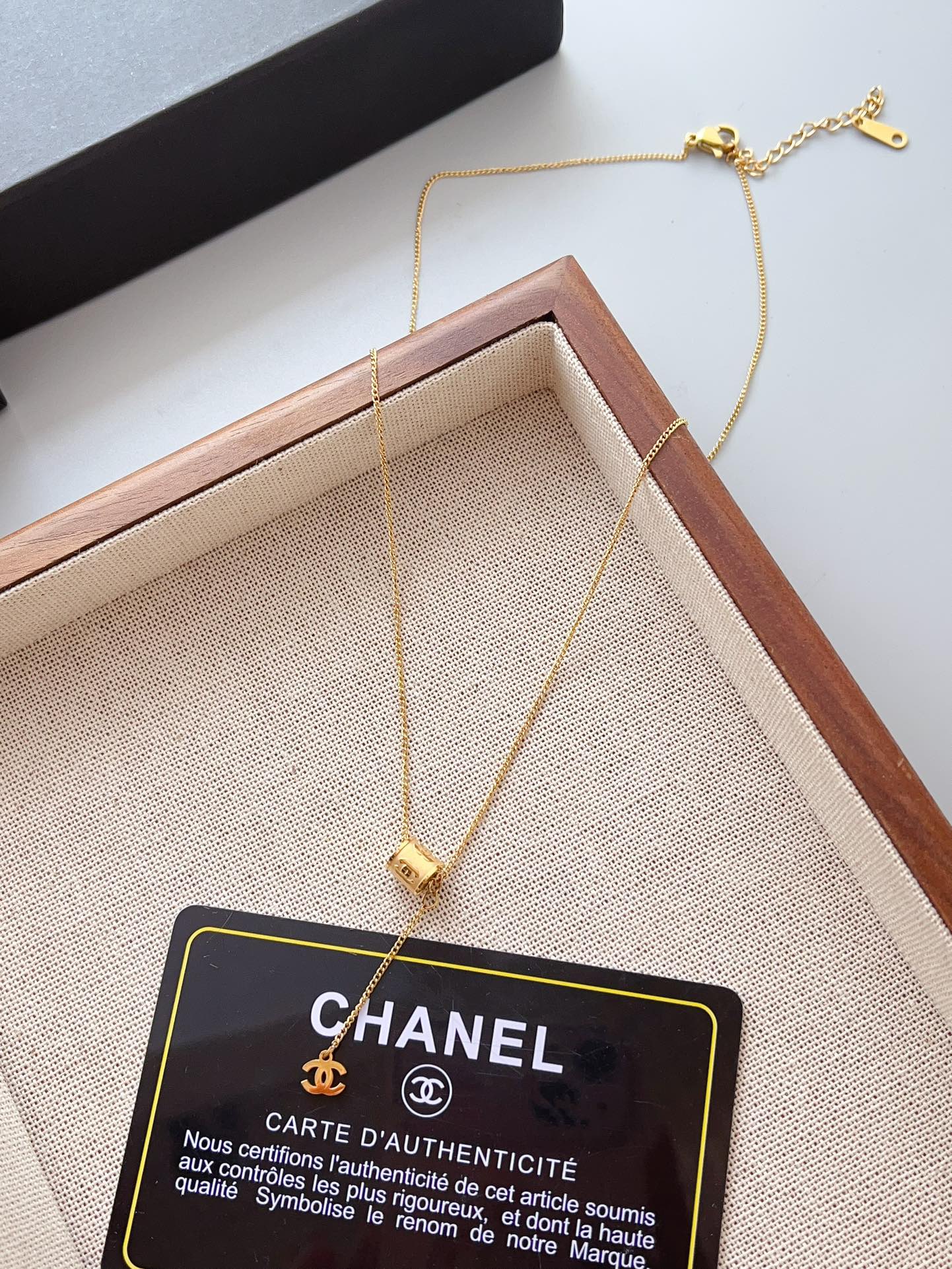 High   Quality   Fashion    Necklace   01657