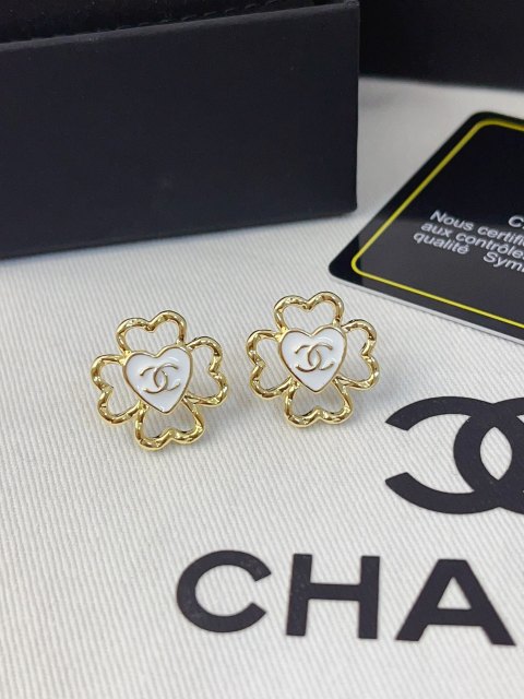 High   Quality   Fashion     Earring    011111