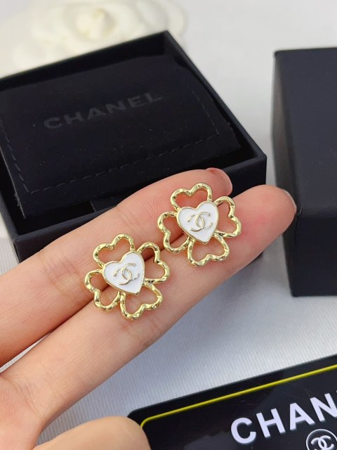 High   Quality   Fashion     Earring    011111