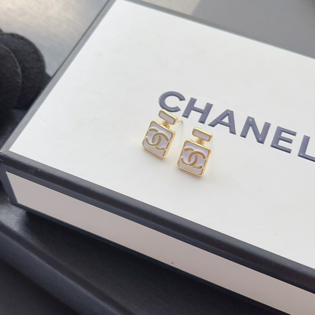 High   Quality   Fashion     Earring    011121