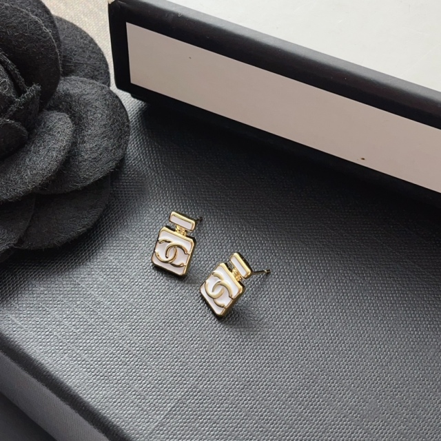 High   Quality   Fashion     Earring    011121