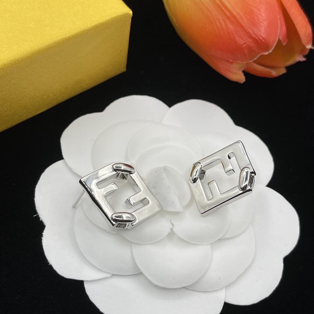 High Quality Fashion Jewelry  Earrings 0606006