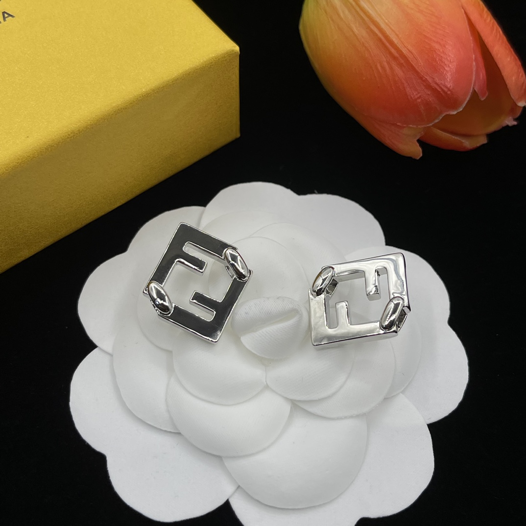 High Quality Fashion Jewelry  Earrings 0606006