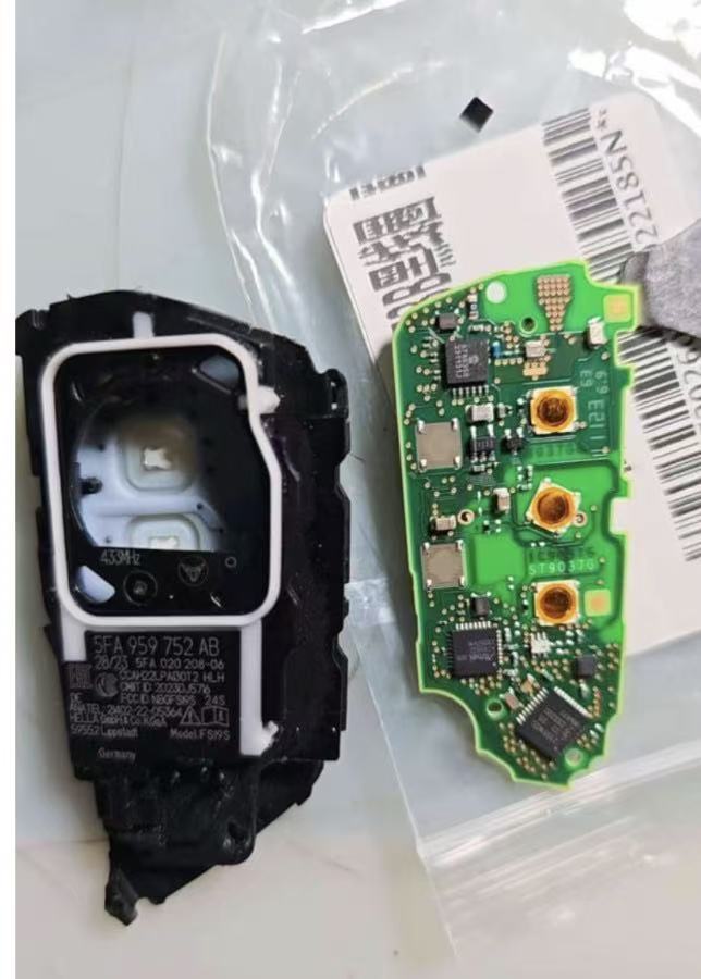 Original For VW GOLF8 Smart Remote Key 3 Button 433MHz 5C/5D MQB49 Chip PCB with 3 chips PN 5FA 959 752