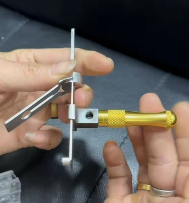 Universal 2-in-1 Multi-functional Extension Rod Perfectly solves the problem of lishi tools obstructing the view