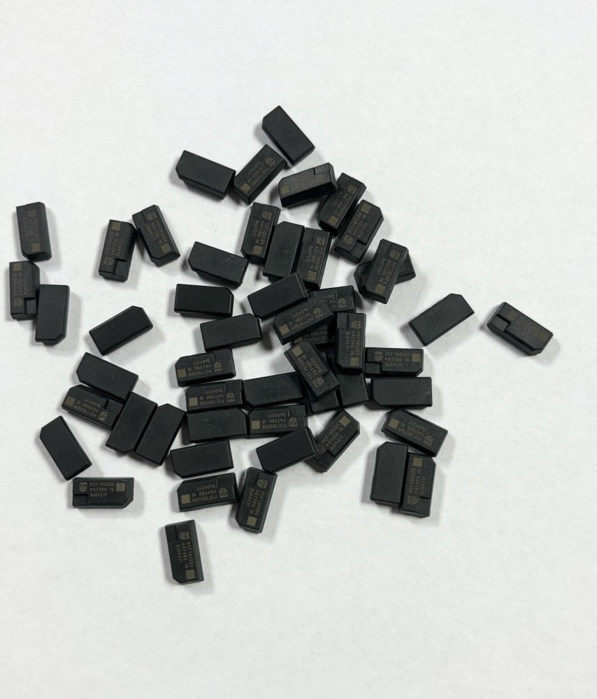 Original PCF7935DS transponder chip