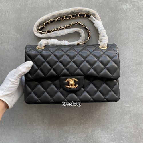 샤넬클래식스몰램스킨블랙금장