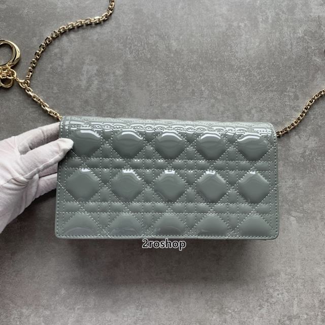 디오레이디woc페이턴트체인백