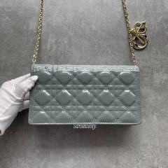 디오레이디woc페이턴트체인백