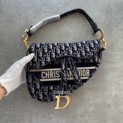 디올오블리크새들백미듐