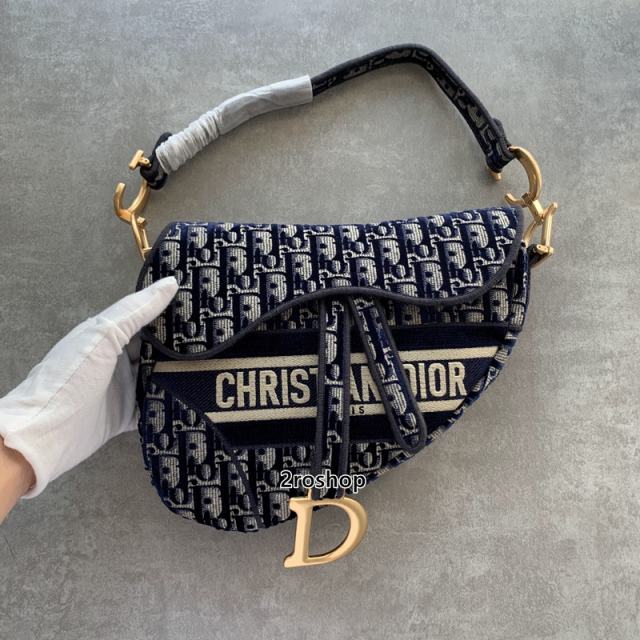 디올오블리크새들백미듐