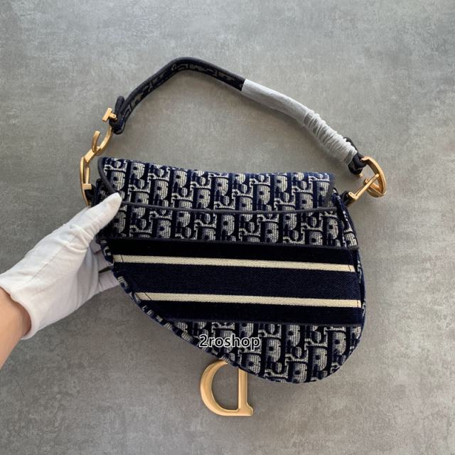 디올오블리크새들백미듐