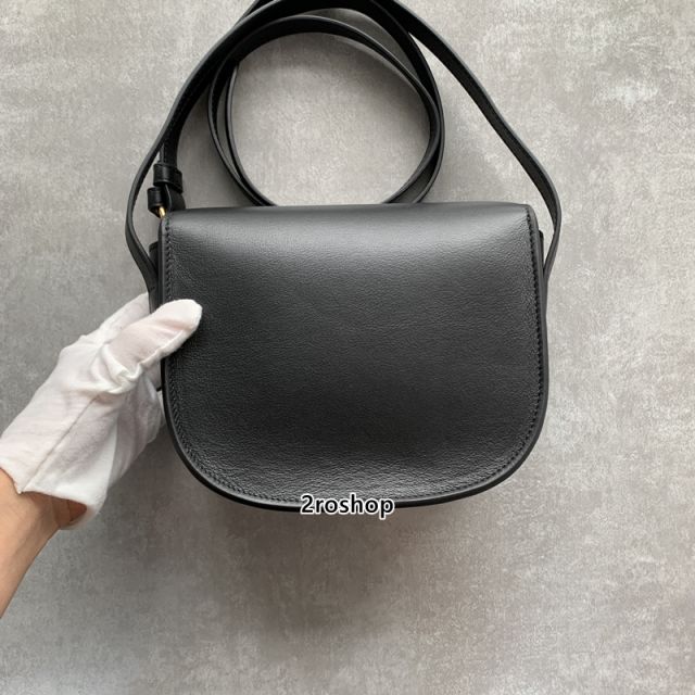 셀린느폴코백 (CUIR트리오페)