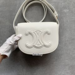 셀린느폴코백 (CUIR트리오페)