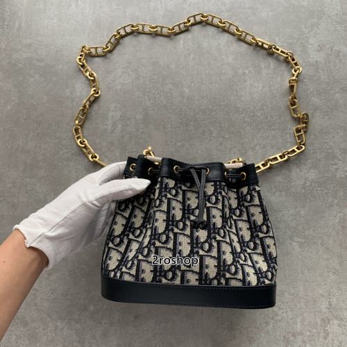 디올오블리크버킷백스몰