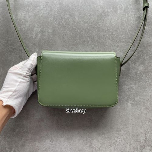 셀린느트리오페틴사이즈 18.5cm