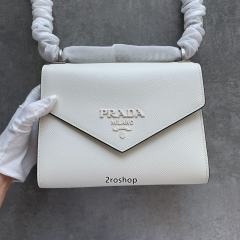 프라다모노크롬사피아노가죽백