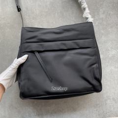프라다나일론숄더백