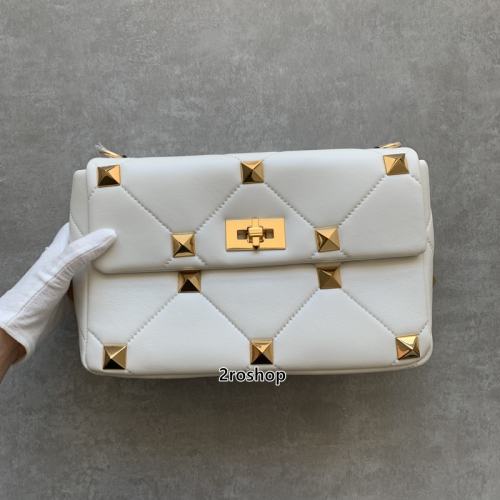 발렌티노플랩백