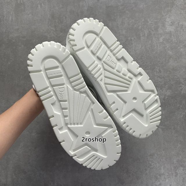 디올스니커즈