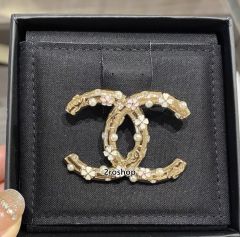 CHANEL 브로치